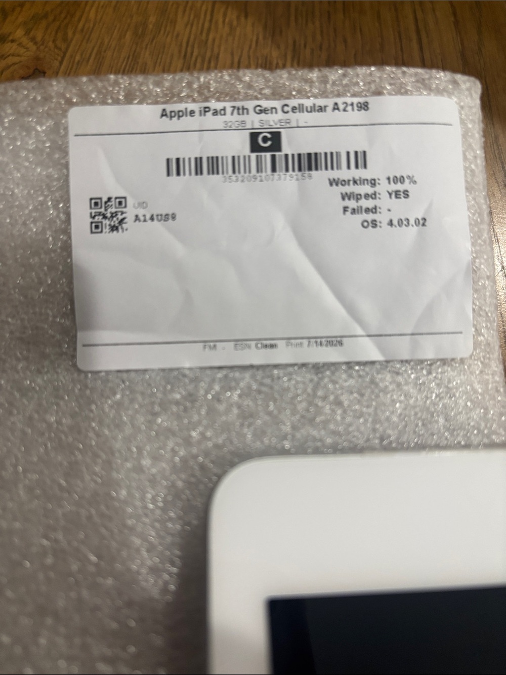 Apple iPad White Front Panel with Black Display - Picture 4 of 6